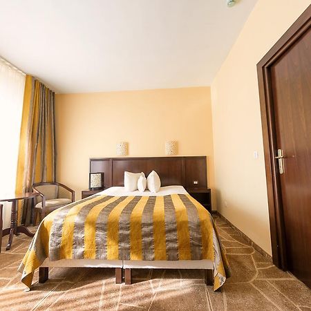 Hotel Parc Alba Iulia Extérieur photo
