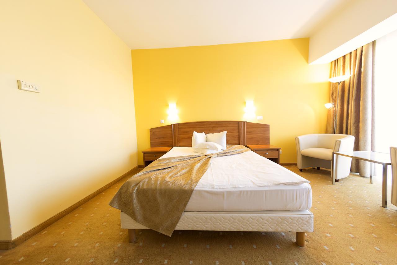 Hotel Parc Alba Iulia Extérieur photo