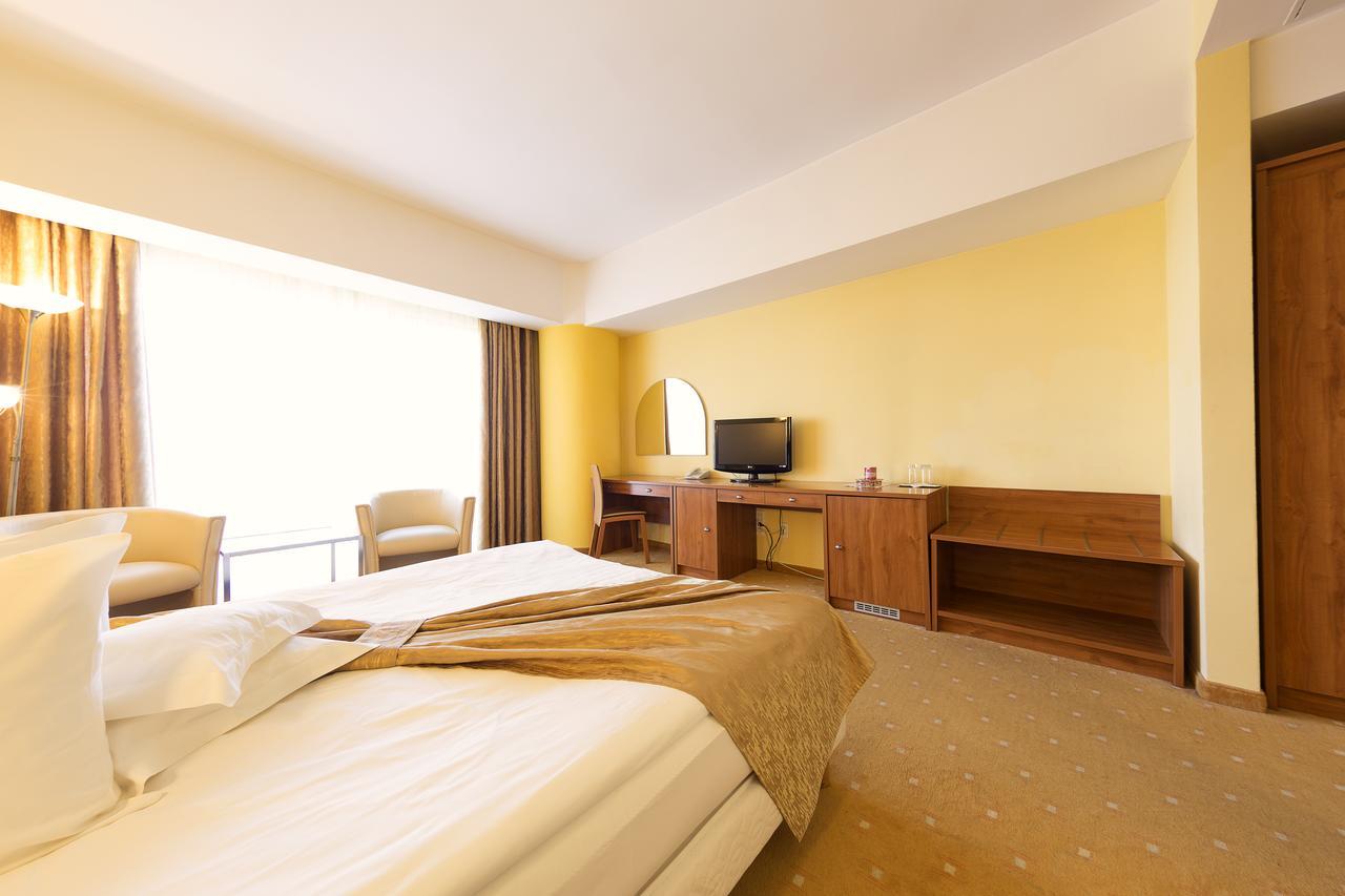 Hotel Parc Alba Iulia Extérieur photo
