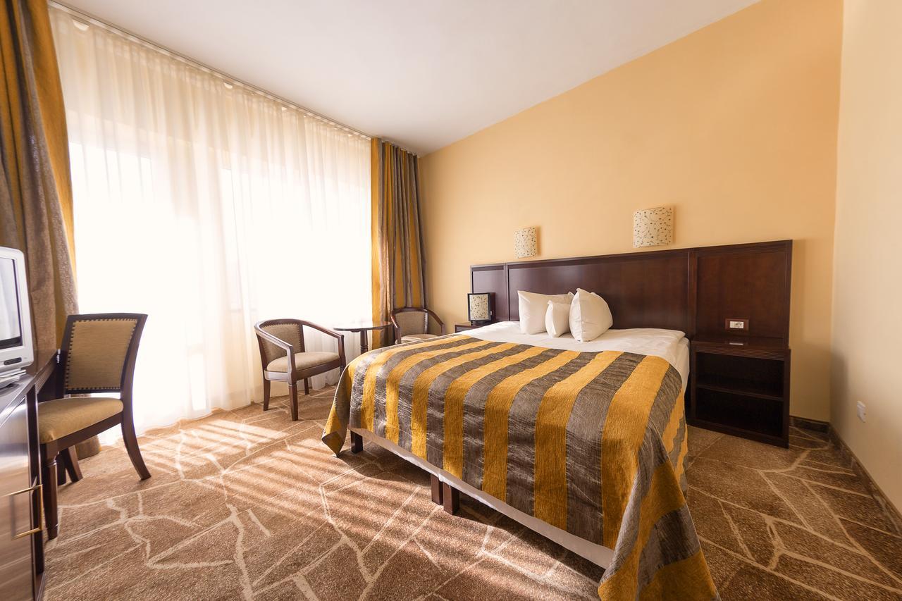 Hotel Parc Alba Iulia Extérieur photo
