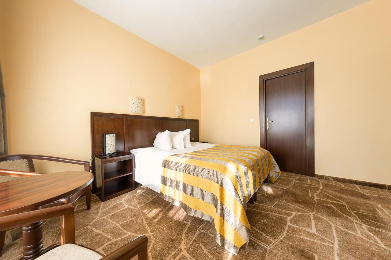 Hotel Parc Alba Iulia Extérieur photo